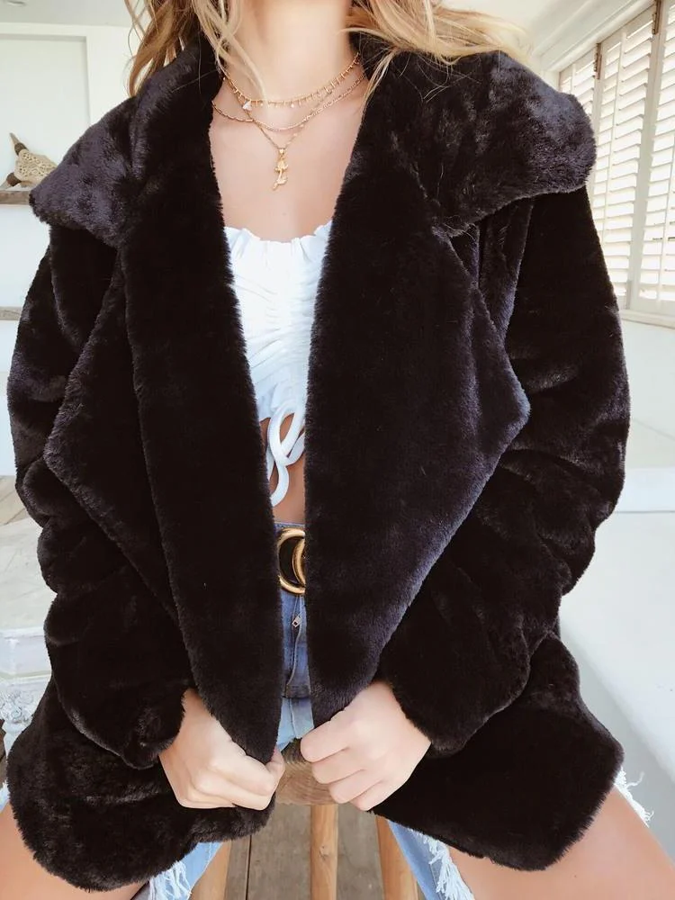 Women's Large Size Large Lapel Cozy Tweed Coat
