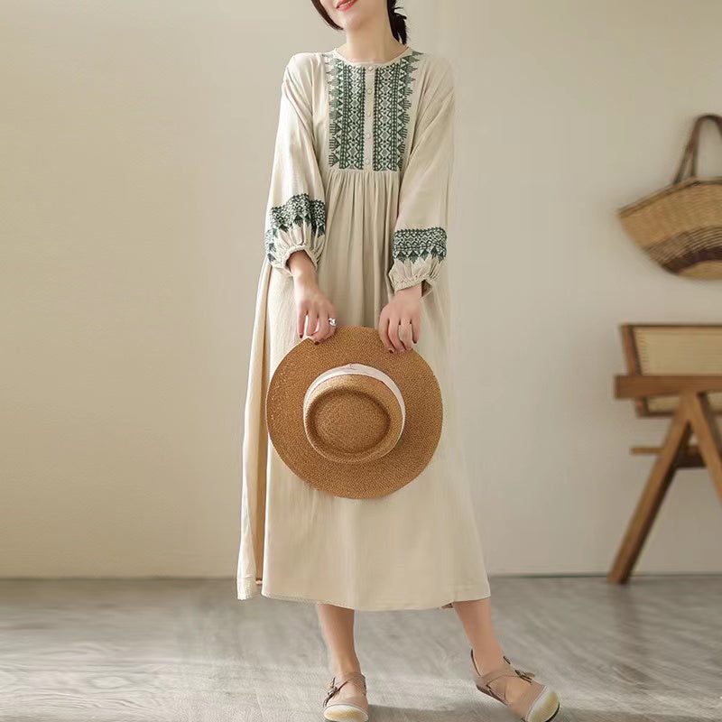 Loose Round Neck Embroidered Shredded Pleated Dress