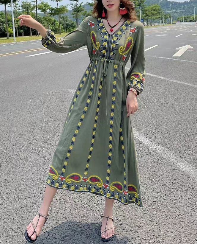 Bohemian V-Neck Embroidered Cashew Long Sleeve Dress