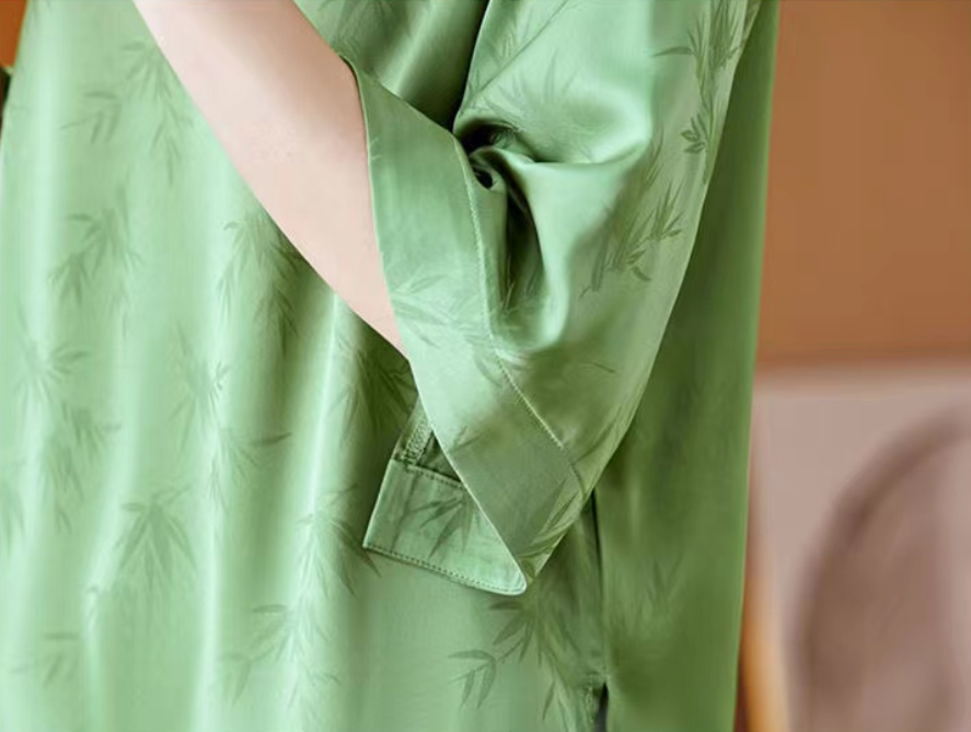 Women's Printed V-Neck Front and Back Asymmetric Shirt Top