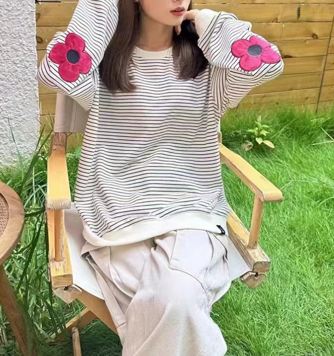 Loose Black And White Striped Round Neck Long Sleeve Sweatshirt