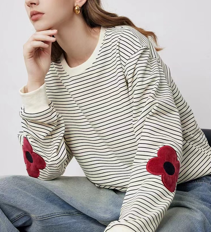 Loose Black And White Striped Round Neck Long Sleeve Sweatshirt