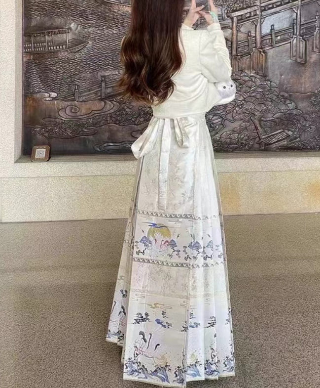 Elegant White Printed Pleated Skirt