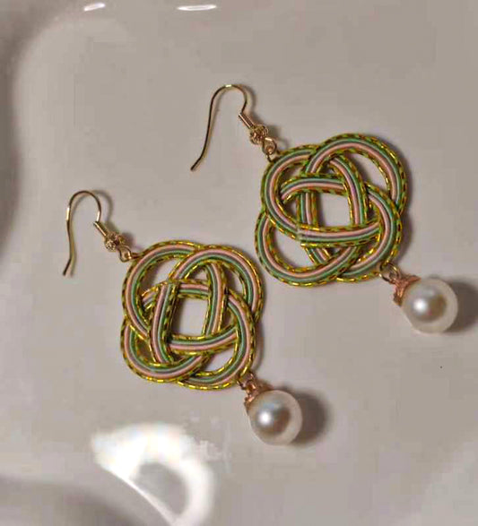 DIY Flower color clash pearl earrings