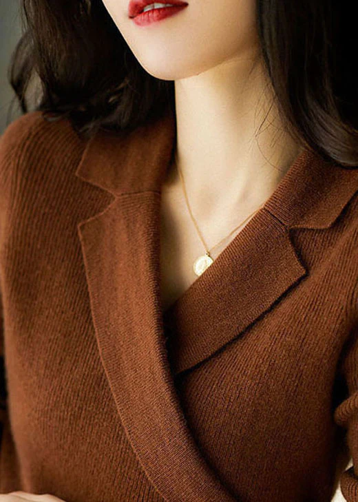 V-neck lapel asymmetric design slim jumper