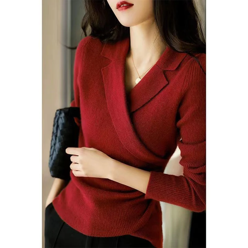 V-neck lapel asymmetric design slim jumper