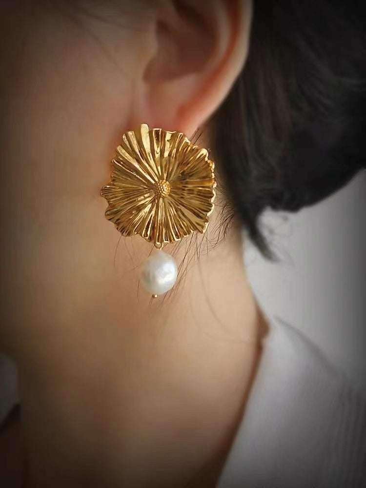 French Little Daisy Pearl Tassel Gold Plated Dangle Earrings