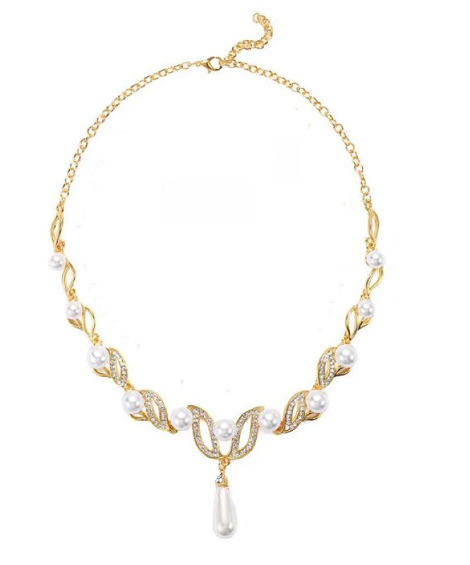 Elegant Gold Alloy Pearl Zirconia Pendant Necklace
