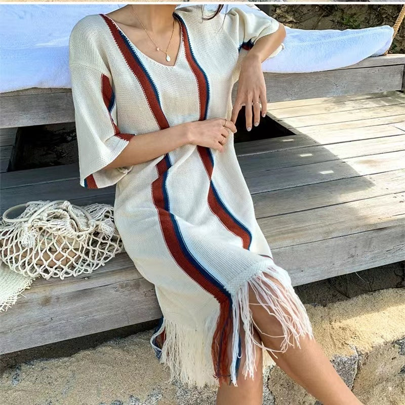 Loose V-neck color-blocked fringe knit dress