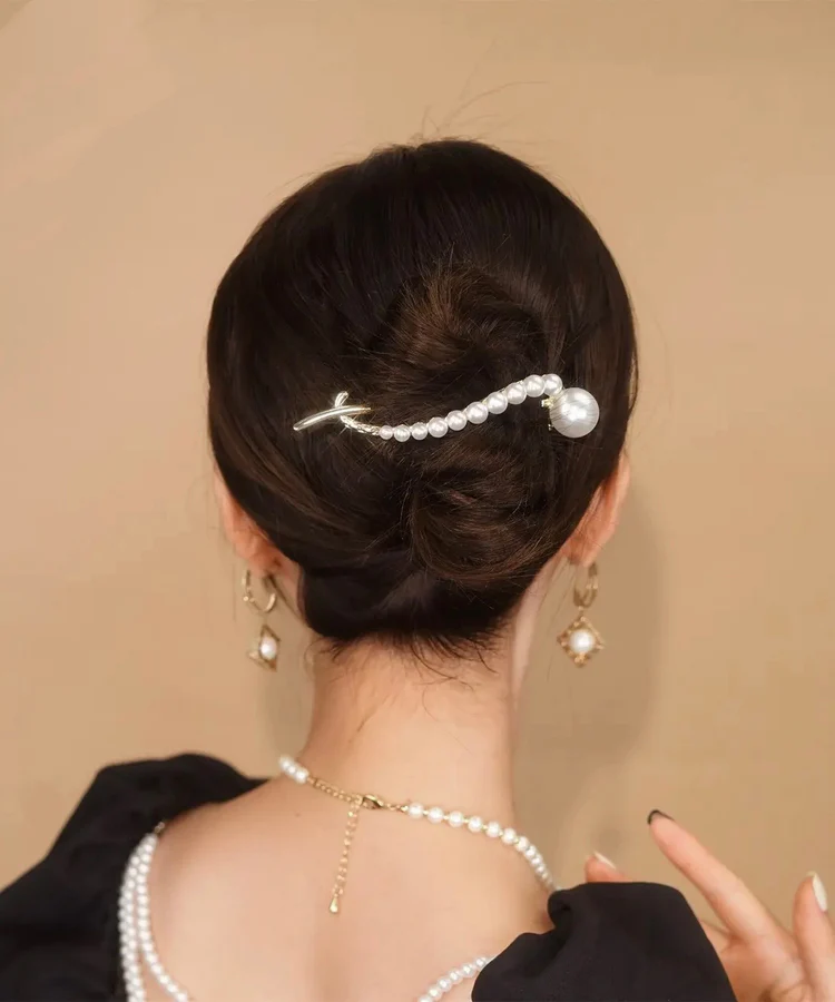 Women's Chic Gold Pearl Zirconia Fishtail Clip Hair Clips