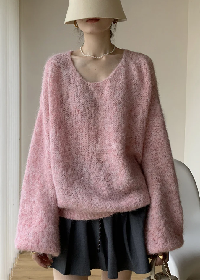 Simple V-neck cosy cotton jumper