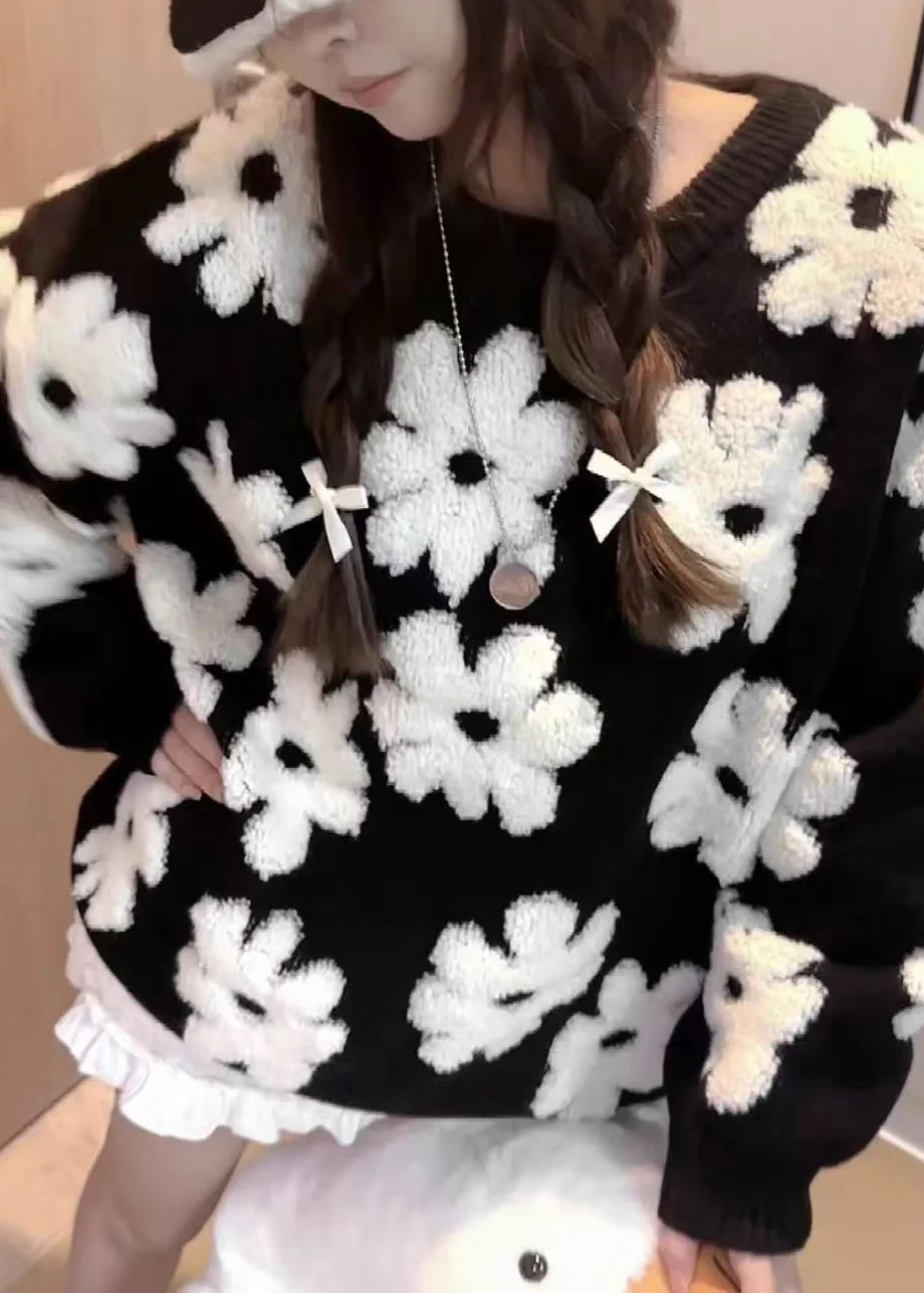 Italy Women's Black O Neck Floral Cozy Knit Sweater
