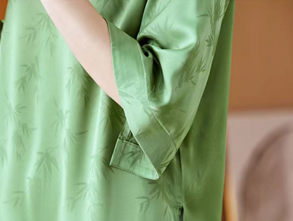 Women's Printed V-Neck Front and Back Asymmetric Shirt Top